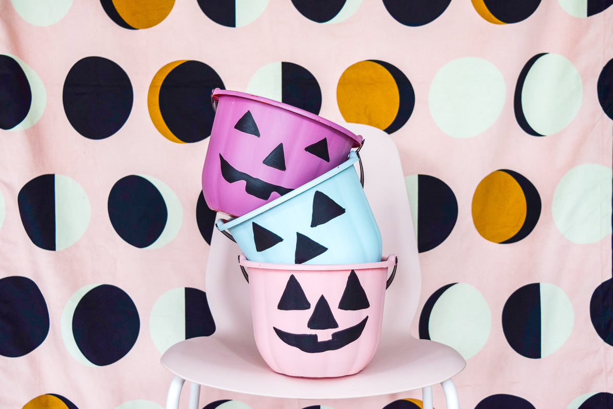 DIY Halloween Buckets for Trick or Treating!
